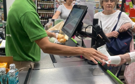 The HiperDino supermarket chain has relied on Techpole to supply the Flip Top 460 PLUS Cash Drawer with stainless steel lid in its points of sale in the Canary Islands